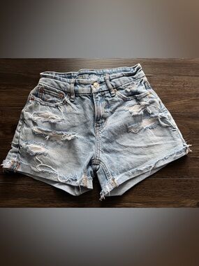 American Eagle Outfitters Light Blue Distressed Jean Curvy Relaxed Short 000